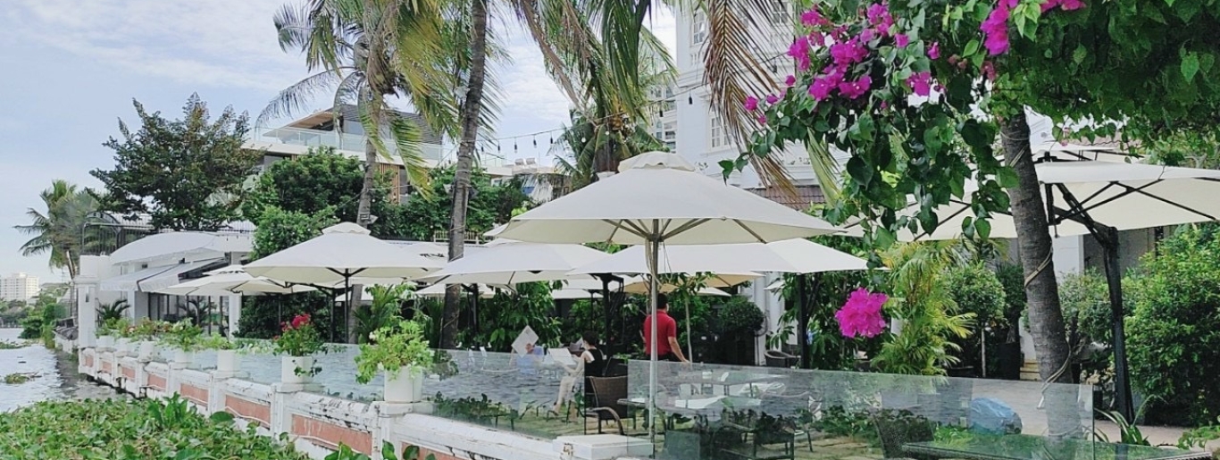 Dù nghỉ dưỡng
